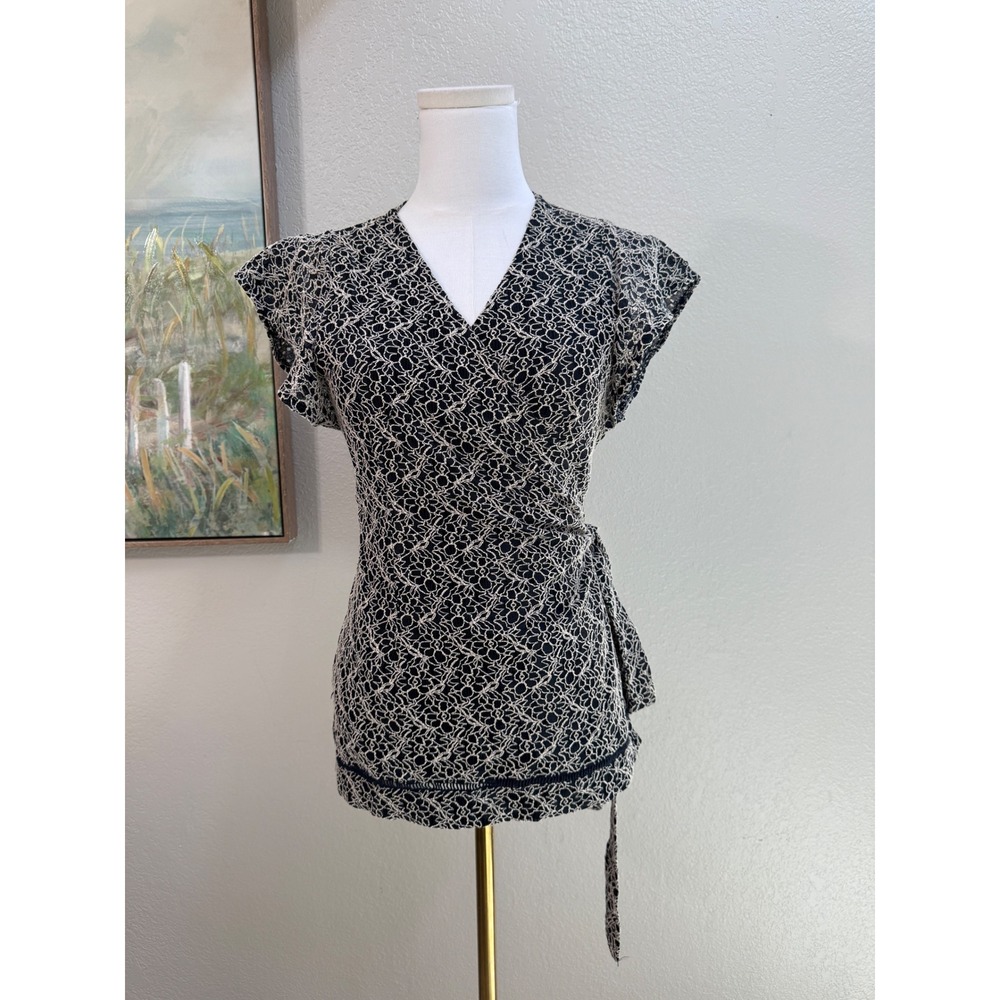 Banana Republic Navy Blue Cream Floral Lace Wrap Top V-Neck Flutter Sleeve Small